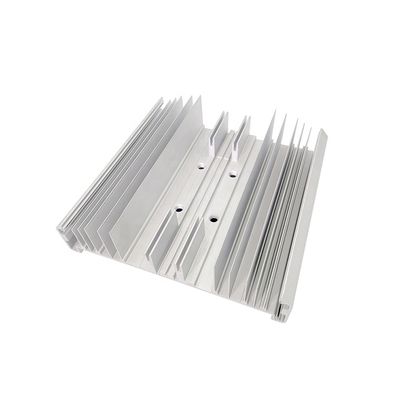 Corrosión anti sacada de 6063 perfiles de aluminio de la protuberancia para el LED