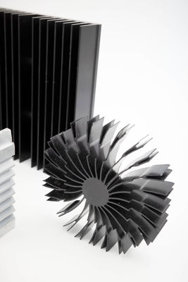 Disipador de calor de aluminio estable antioxidante de la protuberancia, perfiles de aluminio sacados automotrices