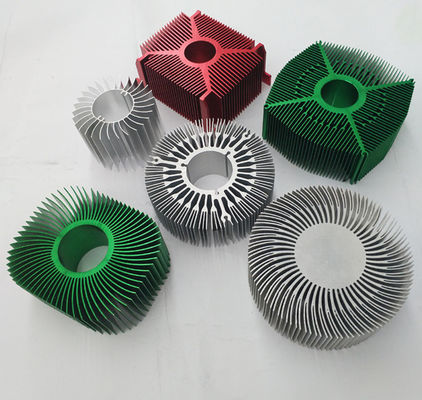 La protuberancia de aluminio de doblez de la aleación perfila el disipador de calor multiusos